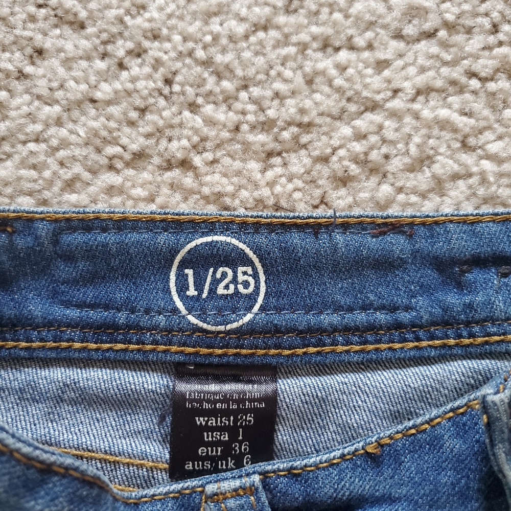 Shorts - Picture 4 of 6